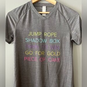 IVIVVA girls size 12 grey lightweight shirt